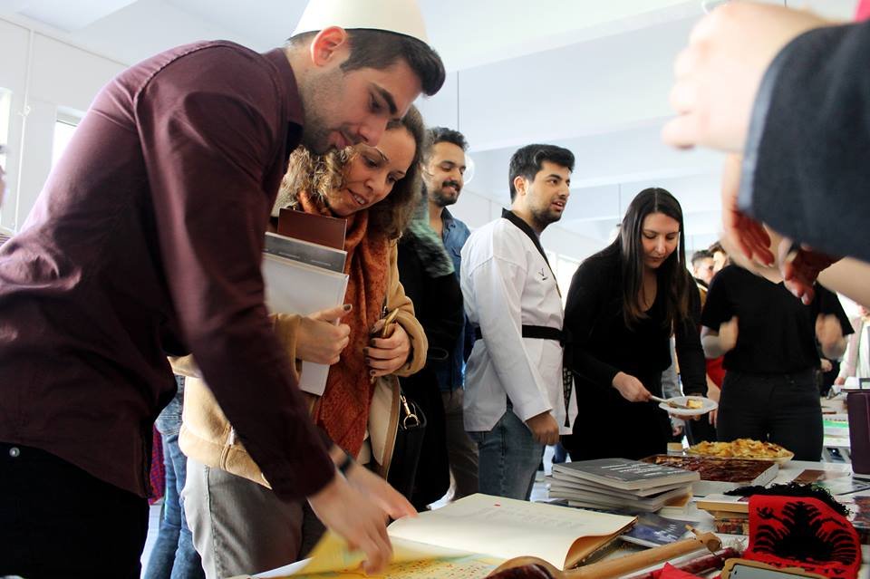 PREZANTIMI I TROJEVE SHQIPTARE NË ISTANBUL TECHNICAL UNIVERSITY NGA U.S.SH.T Foto-lajm