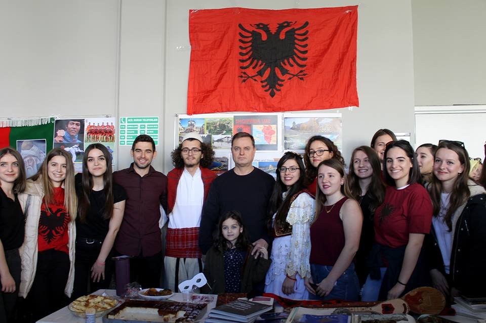 PREZANTIMI I TROJEVE SHQIPTARE NË ISTANBUL TECHNICAL UNIVERSITY NGA U.S.SH.T Foto-lajm