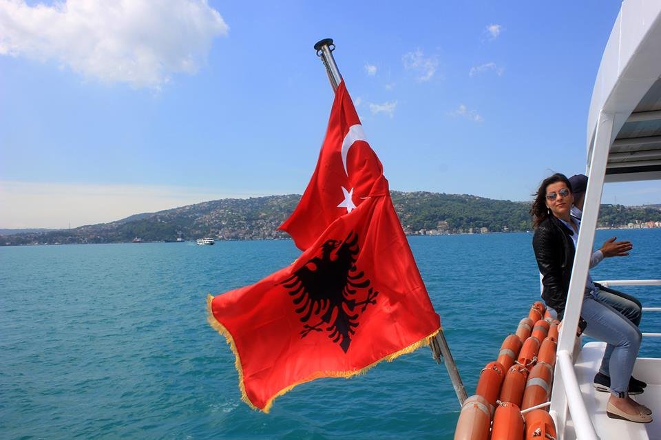 Bosfori i Stambollit Pushtohet Nga Unioni Studentor Shqiptar